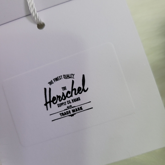 HS8 Crossbody | Studio - Picture 11 of 11